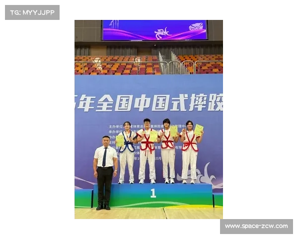 从全国亚军到世界领奖台：殷正世界杯铜牌的全景回顾